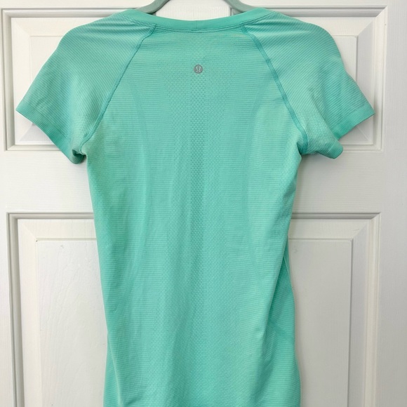 Lululemon Swiftly Tech Short Sleeve 2.0 in Wild Mint - Picture 1 of 4